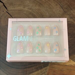 NIB Glamnetic Press on Nails